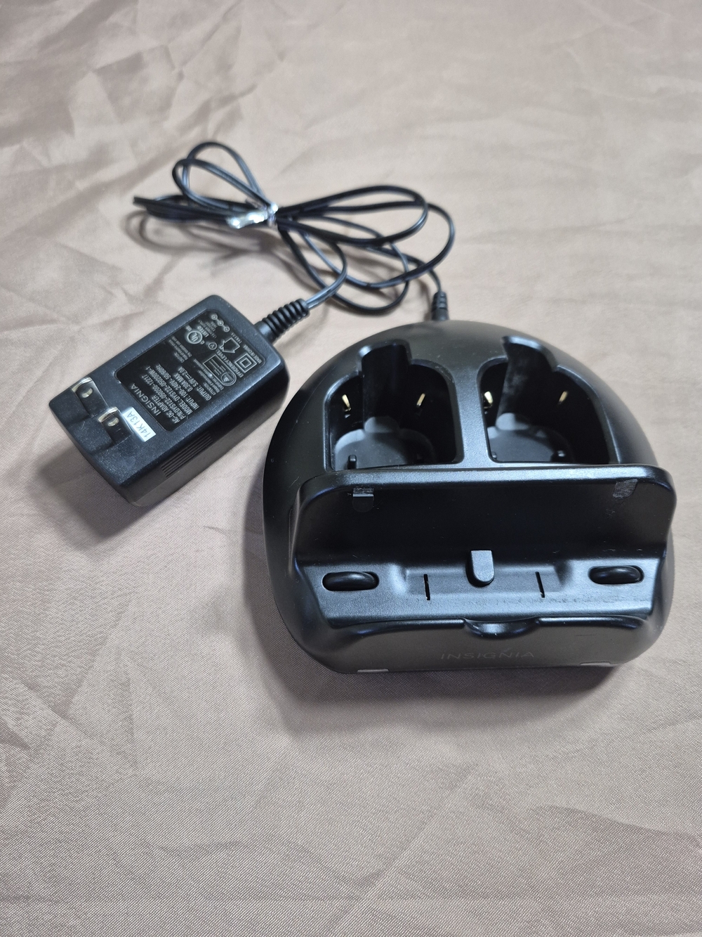 Insignia Nintendo Wii Dual Charging Dock Station with AC Adapter (Tested)